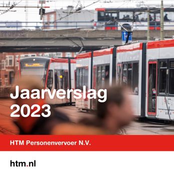 Jaarverslag 2023 voorkant met rood-witte Avenio en rood-witte bus HTM Jaarverslag 2023 voorkant