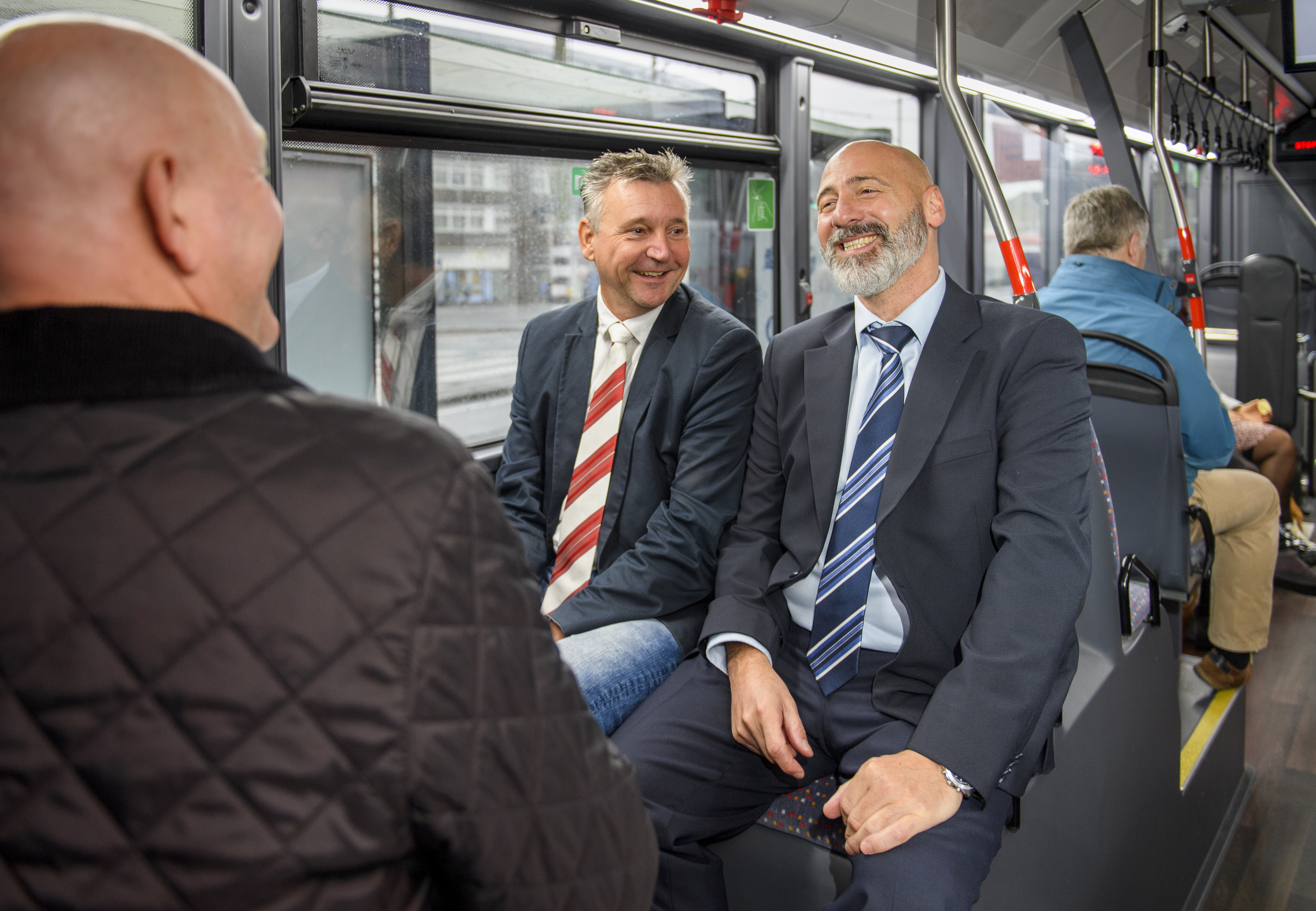 Reizigers Elektrische Bus HTM