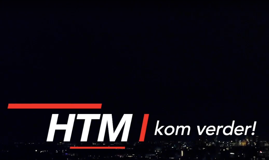HTM logo met stad op achtergrond
