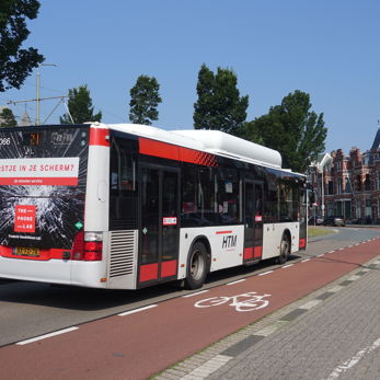 HTM bus met The Phone Lab advertentie HTM bus The Phone Lab met advertentie