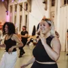2 dansende meiden op latin muziek 2 dansende meiden op latin muziek