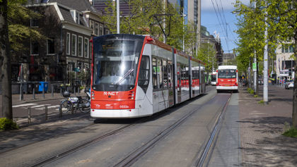 HTM bus en Aveniotram op het Spui (mei 2023) HTM bus en Aveniotram op het Spui (mei 2023)