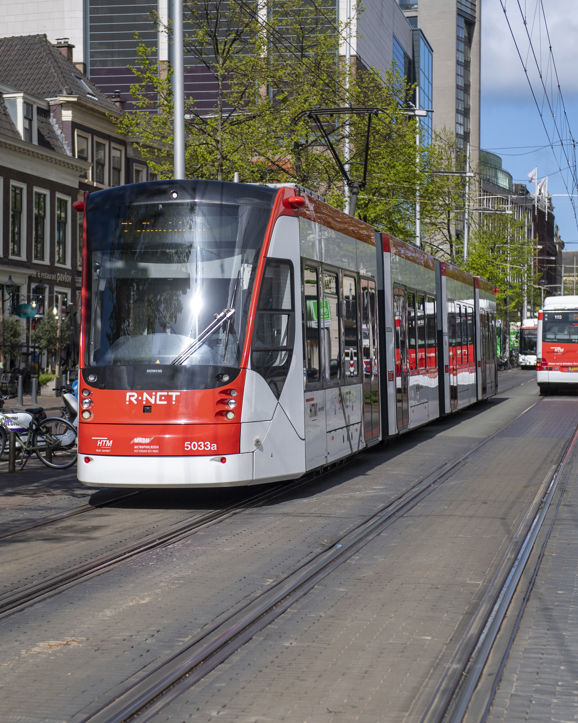 HTM bus en Aveniotram op het Spui (mei 2023) HTM bus en Aveniotram op het Spui (mei 2023)
