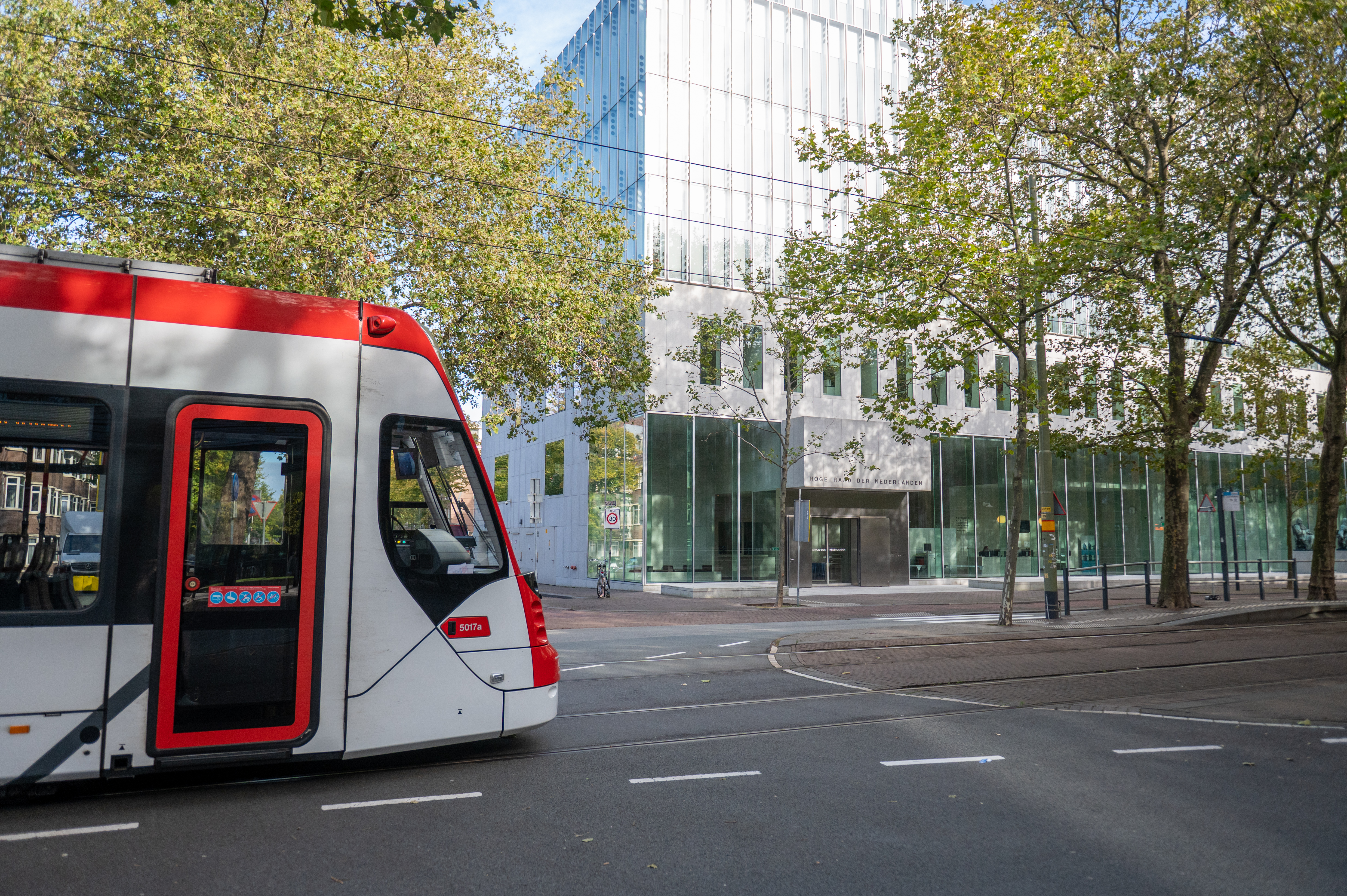 HTM Avenio rood-wit voor de Hoge Raad Den Haag