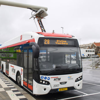 Elektrische bus VDL eCitea aan laadpaal Zuiderstrand Elektrische bus VDL eCitea aan laadpaal Zuiderstrand