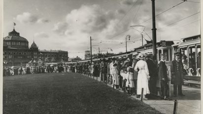 Extreme Drukte Gev Deynootplein 1915 Extreme Drukte Gev Deynootplein 1915