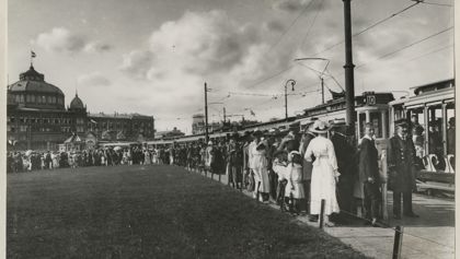 Extreme Drukte Gev Deynootplein 1915 Extreme Drukte Gev Deynootplein 1915