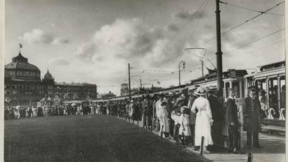 Extreme Drukte Gev Deynootplein 1915 Extreme Drukte Gev Deynootplein 1915