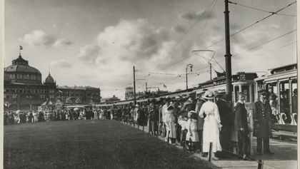 Extreme Drukte Gev Deynootplein 1915 Extreme Drukte Gev Deynootplein 1915