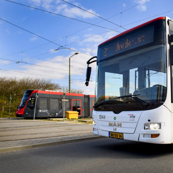 HTM Bus en Aveniotram op het Zwarte Pad HTM bus en Aveniotram op het Zwarte Pad